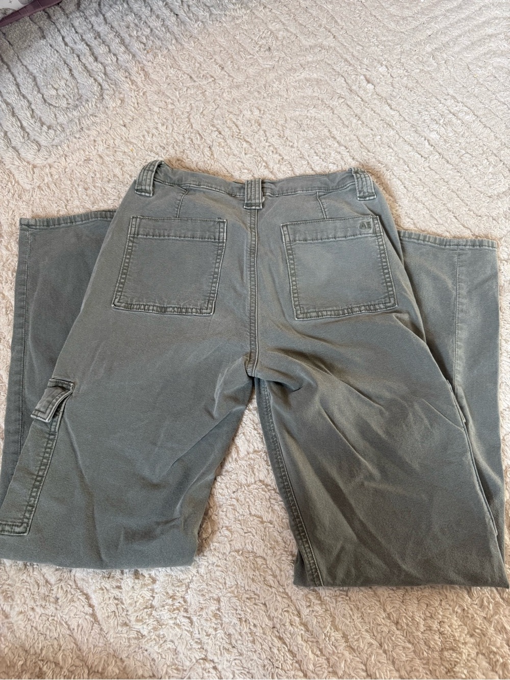 American Eagle Light Olive Cargo Pants - Picture 5 of 5